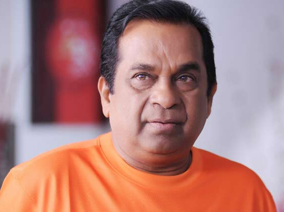 brahmanandam,chiranjeevi,khaidi no 150,intlo deyyam nakem bhayam  బ్రహ్మి ఆశలన్నీ..చిరు 150 పైనే..! 