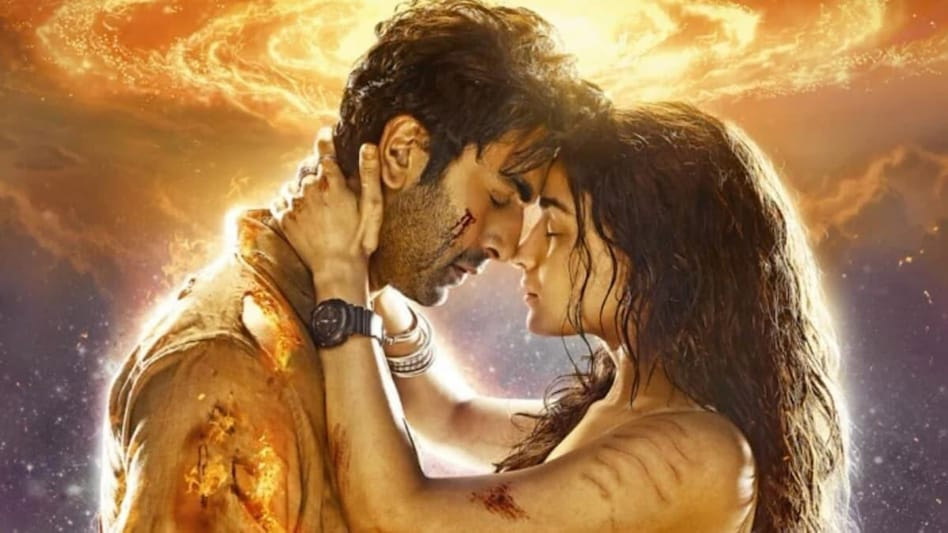 ranbir kapoor,alia bhatt,brahmastra movie  ఈ దెబ్బకి బాలీవుడ్ ఫ్యూచర్ తేలిపోవాలి..