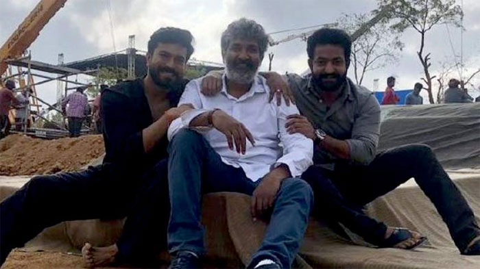 rrr,rajamouli,jr ntr,ram charan,shooting,break,rrr shooting update  చరణ్, ఎన్టీఆర్‌.. ‘RRR’కు సహకరించడం లేదా?