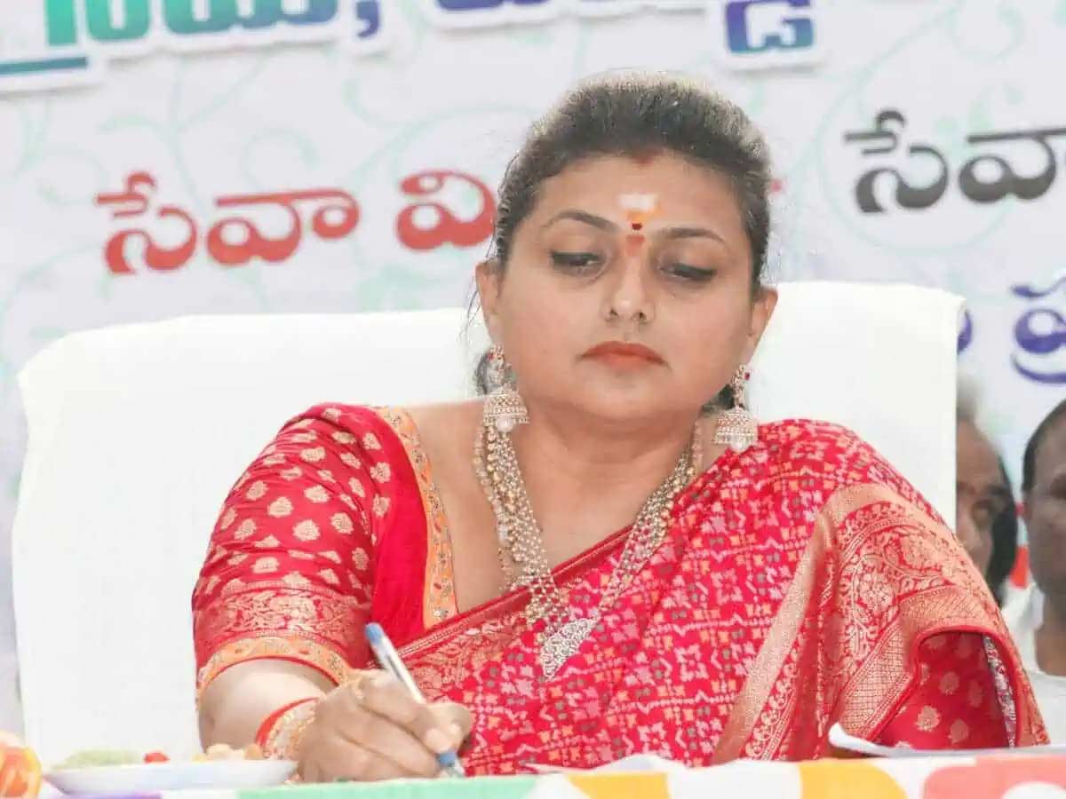 roja  రోజా ఓటమితో వైసీపీలో సంబరాలు 