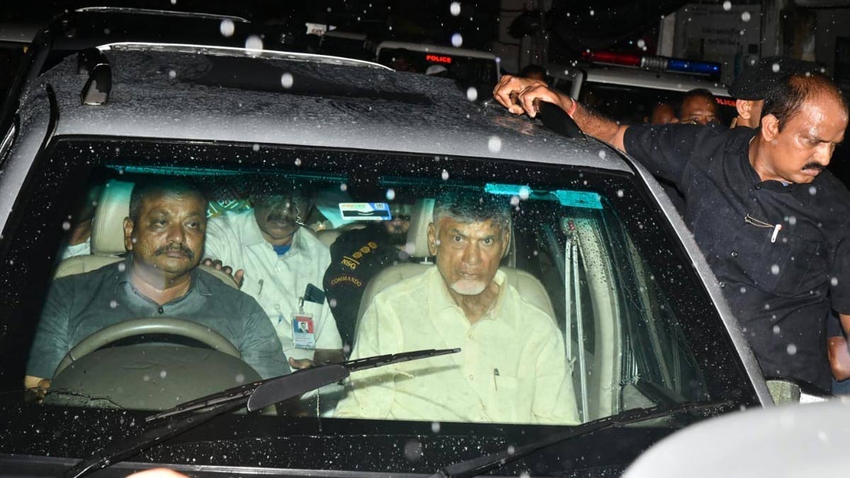 chandrababu  బాబు కాన్వాయ్.. కేసీఆర్ నివాసం వద్దకు రాగానే..