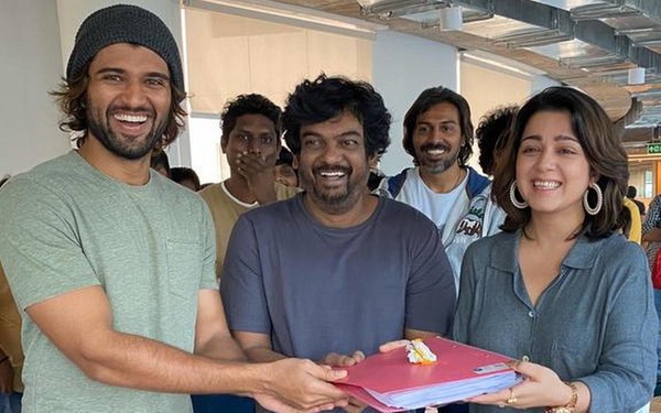 charmi,puri jagannadh,vijay devarakonda,puri connects,karan johar  ఫైటర్ సినిమాలో ఛేంజెస్.. క్లారిటీ ఇచ్చిన ఛార్మీ..