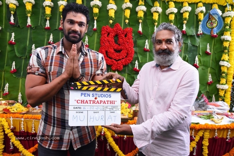 ballamkonda sai sreenivas chatrapathi hindi remake,ballamkonda sai sreenivas,chatrapathi hindi remake opening,rajamouli at chatrapathi hindi remake opening,v.v.vinayak,suresh bellamkonda,rajamouli,rama rajamouli,vijayendra prasad  బెల్లంకొండ ఛత్రపతి హిందీ రీమేక్ స్టార్ట్ 