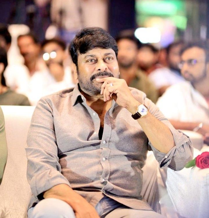 mega star,chiranjeevi,ap government,ap leaders,satires,waltair veerayya  వాడిగా, వేడిగా వాల్తేరు వీరయ్య వ్యాఖ్యలు