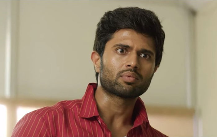 vijay deverakonda,arjun reddy,hangover,dear comrade,box office  విజయ్.. ఇక ‘అర్జున్ రెడ్డి’ మూడ్‌ నుండి రావా?