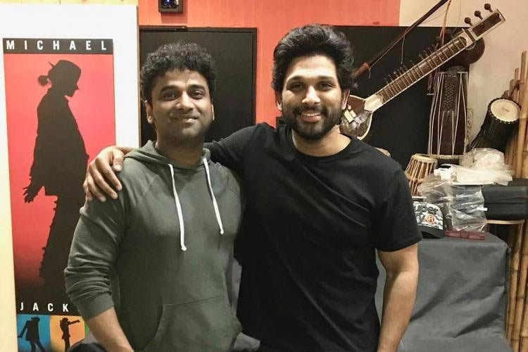 devi sri prasad,bunny fans,allu arjun,pushpa movie  బన్నీ ఫాన్స్ కి సారి చెప్పిన మ్యూజిక్ డైరెక్టర్ 