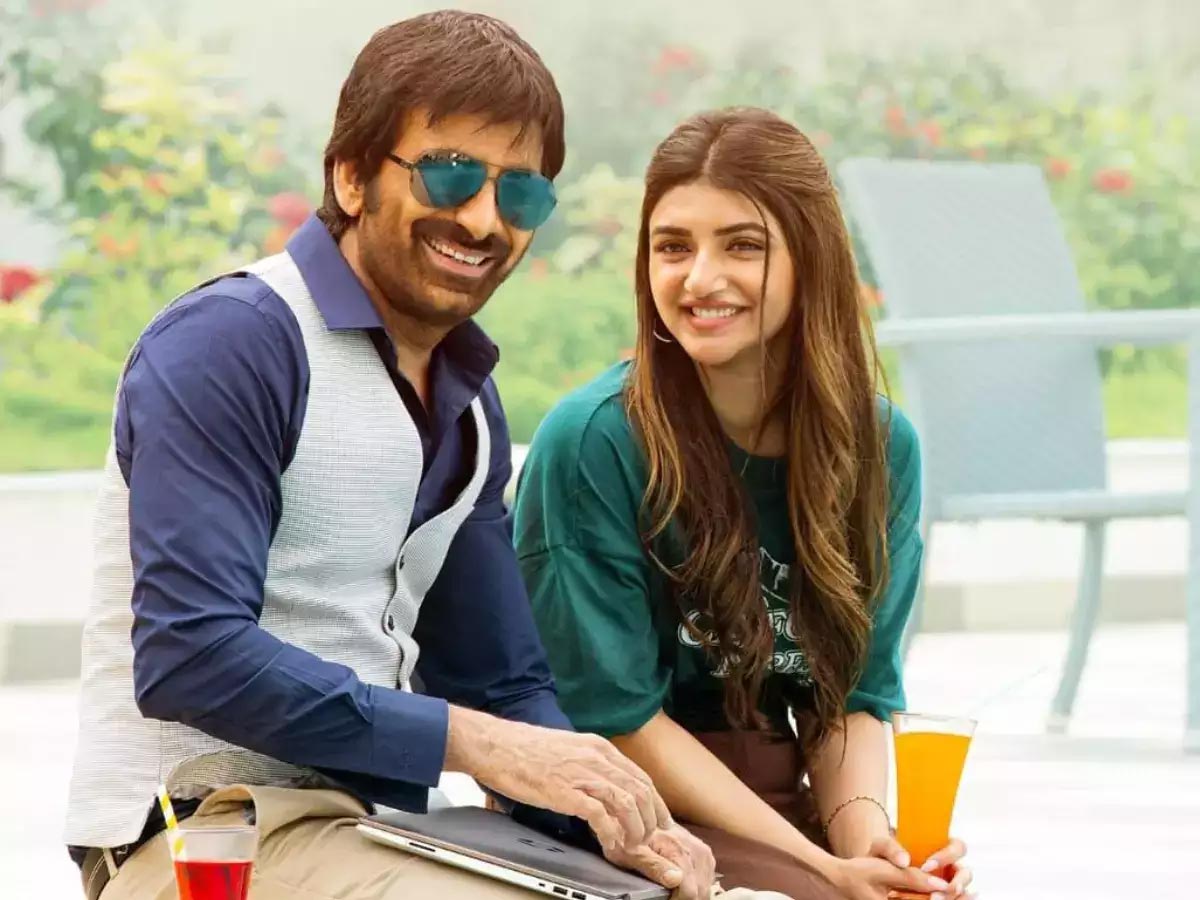 ravi teja  రవితేజ-శ్రీలీల మళ్ళీ మొదలు పెట్టేస్తున్నారు 