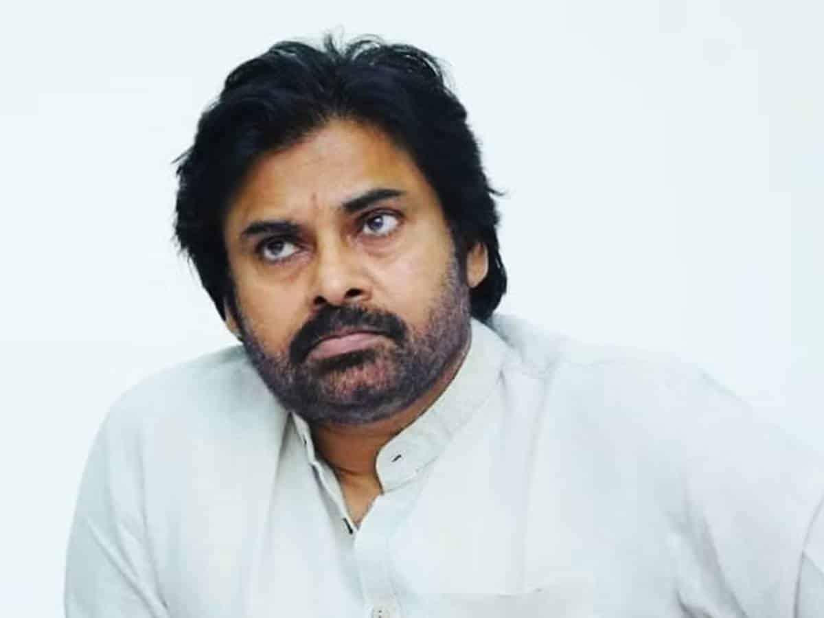 pawan kalyan  పవన్ కళ్యాణ్ రాంగ్ స్టెప్ వేసారా..