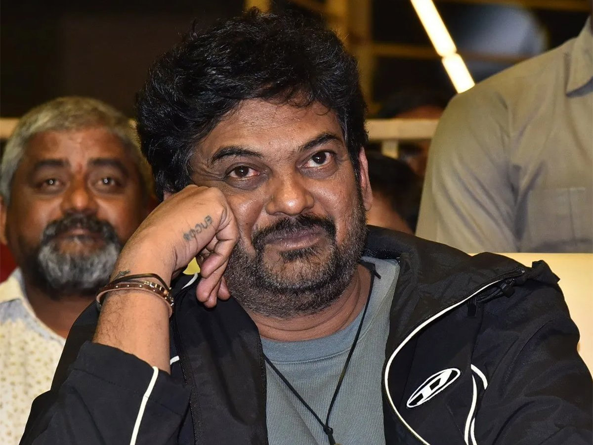 puri jagannadh,mumbai office,liger movie  ముంబై ని వదిలేస్తున్న పూరి జగన్నాథ్ 