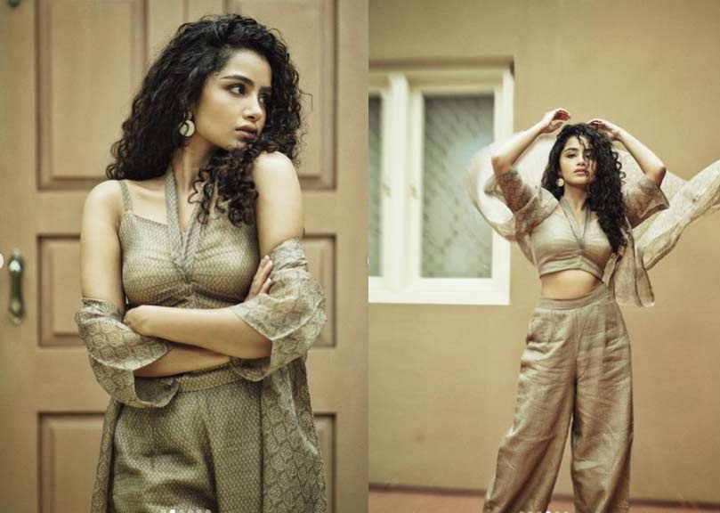 anupama parameswaran  అనుపమని గుర్తిస్తారా?