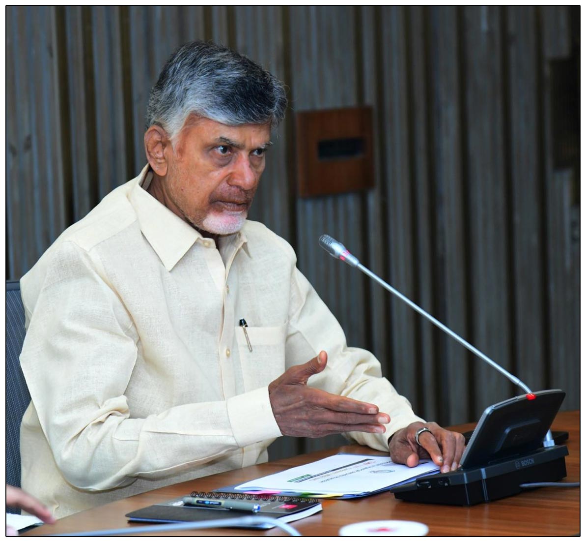 chandrababu  ప్రిస్టేజ్‌కు పోవద్దు.. గట్టిగానే ఇవ్వండి!