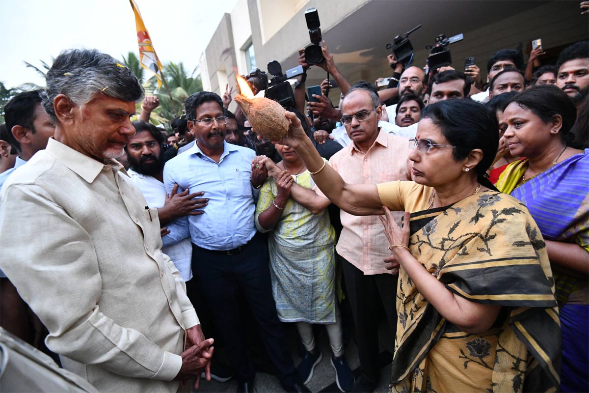 chandrababu naidu  చంద్రబాబు రాకతో భావోద్వేగం!