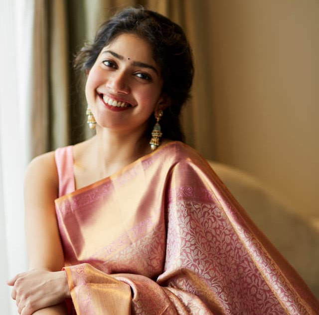 sai pallavi,virataparvam movie,gargi movie,love story,shyam singah roy  ఆఫర్స్ లేకపోయినా 'ఆ' పని చెయ్యను