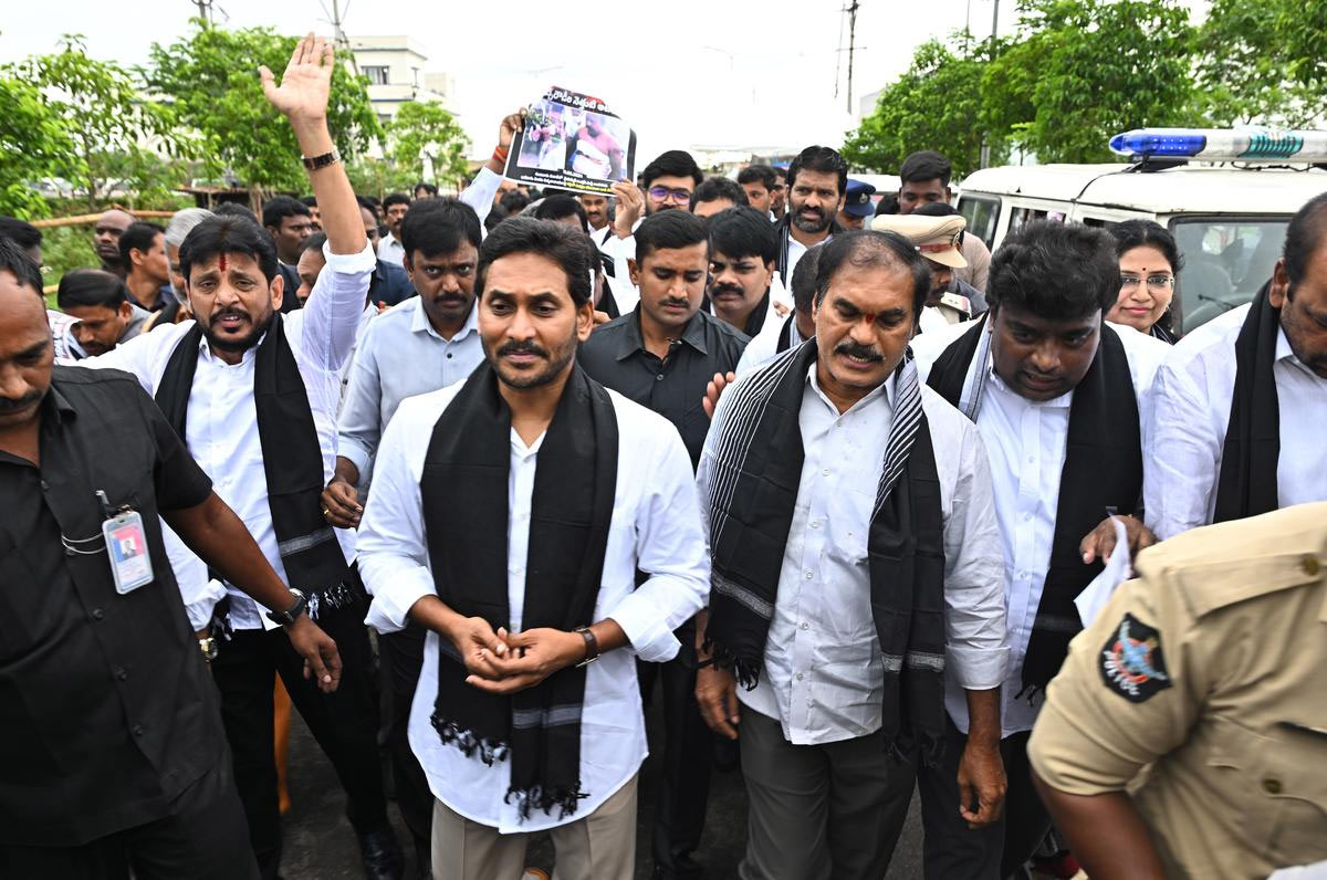 jagan  బలమైన ప్రతిపక్షం లేకపోయినా బోరే  