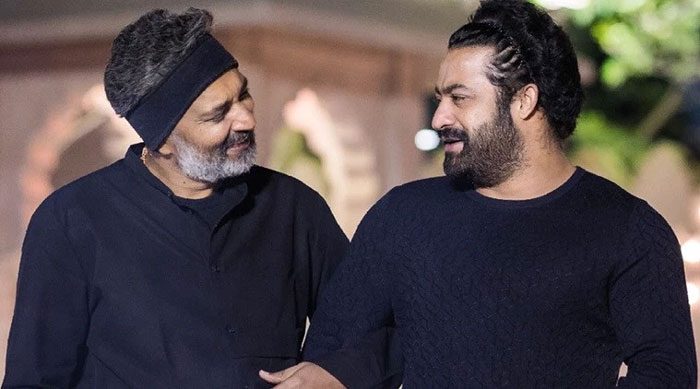 rrr,jr ntr,birthday special video,tammiraju,rajamouli,ram charan  RRR: ఎన్టీఆర్ ఫ్యాన్స్‌కి ట్రీట్ అదిరిపోతుందట!