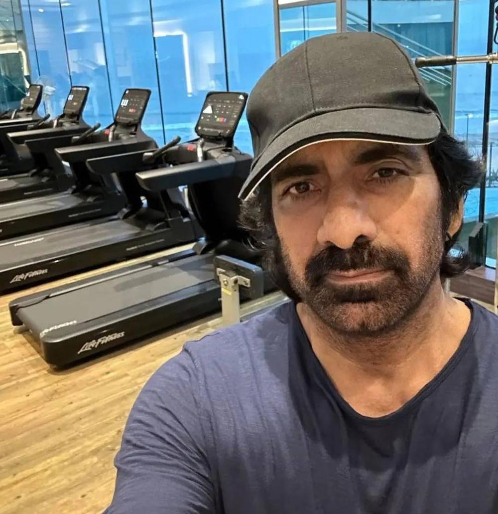 ravi teja,ravi teja gym look  జిమ్ లో రవితేజ లుక్ పై ఫాన్స్ ఇలా..