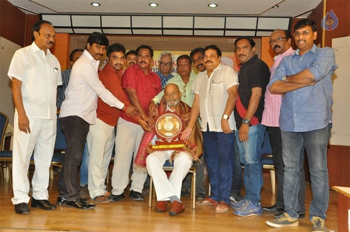 k viswanath,dadasaheb phalke k viswanath,film critics association,chiranjeevi,k viswanath speech  నేను ఎప్పటికీ మీ కాశీనాథుని విశ్వనాథ్‌నే!