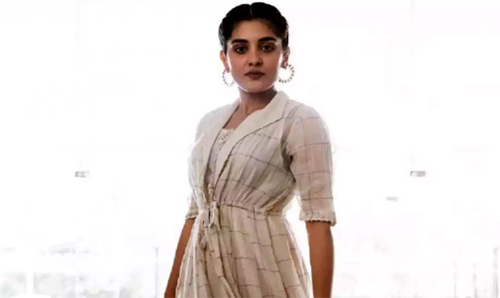 nivetha thomas,118 movie,kalyan ram,jai lava kusa,heroine,hit movie,guhan kv  ఆమె నటనకు మంచి మార్కులు వేస్తున్నారు