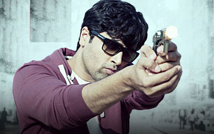 goodachari,adivi sesh,chi la sow,decent hit  నిజంగా 'గూఢచారి' లానే దోచేస్తున్నాడు!!