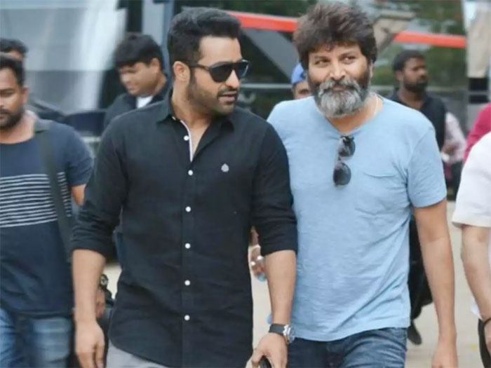 trivikram srinivas,remuneration,jr ntr,20 crore  త్రివిక్రమ్ పారితోషకం అంత అంటే నమ్మెదెలా?