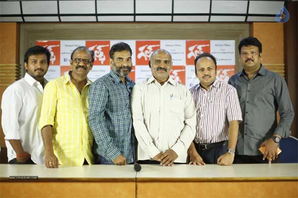 gulf movie,suneel kumar reddy,ravindhrababu,pravin immadi  'గల్ఫ్' మూవీ ప్రమోషనల్ సాంగ్ విడుదల..!