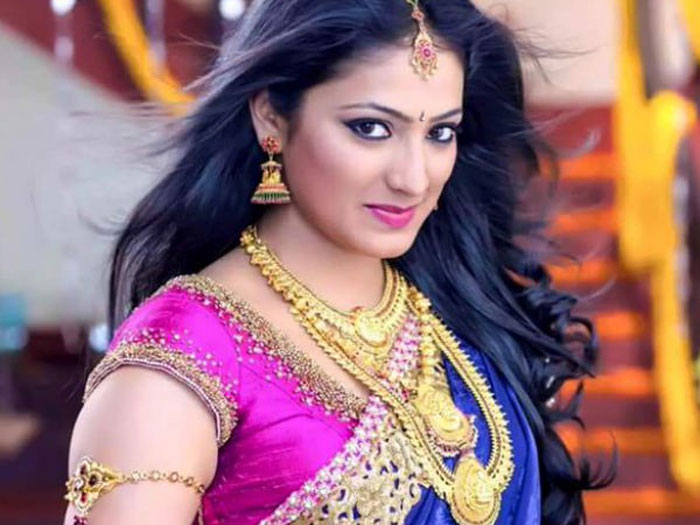 haripriya,interview,highlights,movies  బాలయ్య భామ తన భావాలను చెబుతోంది!