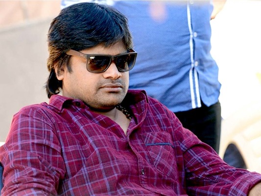 harish shankar,bandla ganesh,pvp,pawan kalyan  నేటికాలంలో ఫైట్ అక్కర్లేదు.. ట్వీట్ చాలు.. హరీష్ శంకర్..