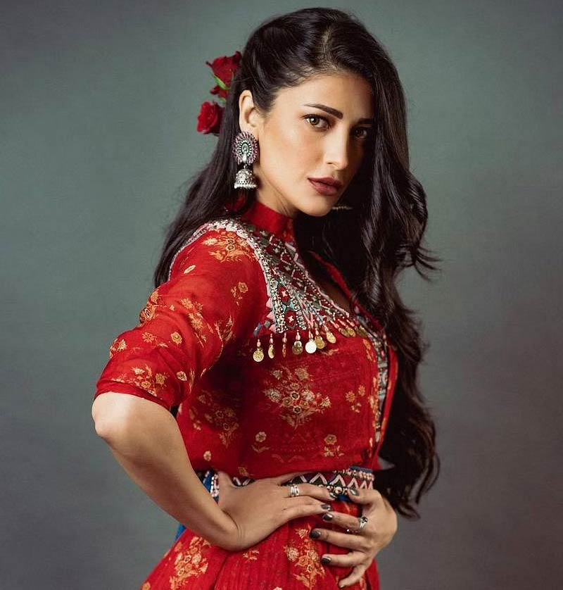 shruti haasan,heroines  శృతి హాసన్ నీ గట్స్ కి హ్యాట్సాఫ్