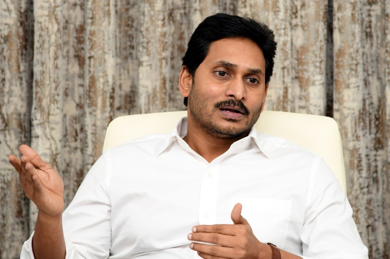 ysrcp  బాబోయ్.. వైసీపీ కవరింగ్ చూసారా