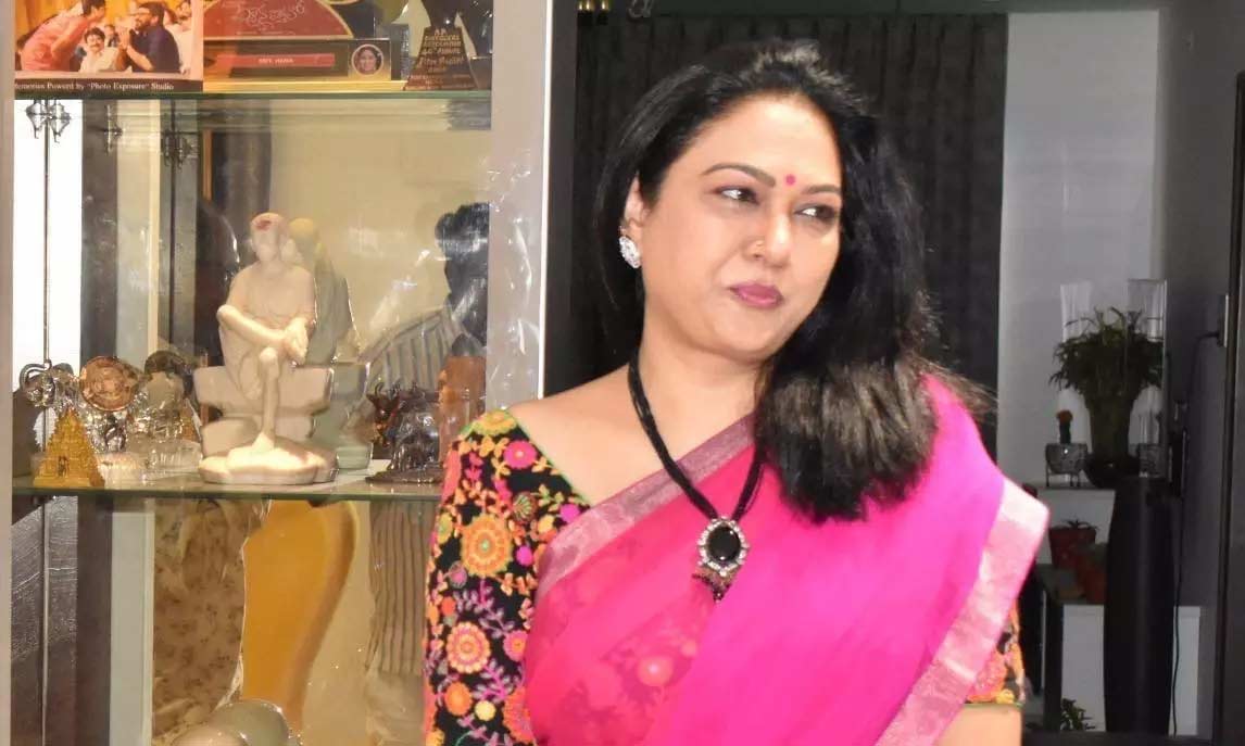 hema  రేవ్ పార్టీ: హేమకు నోటీసులు 