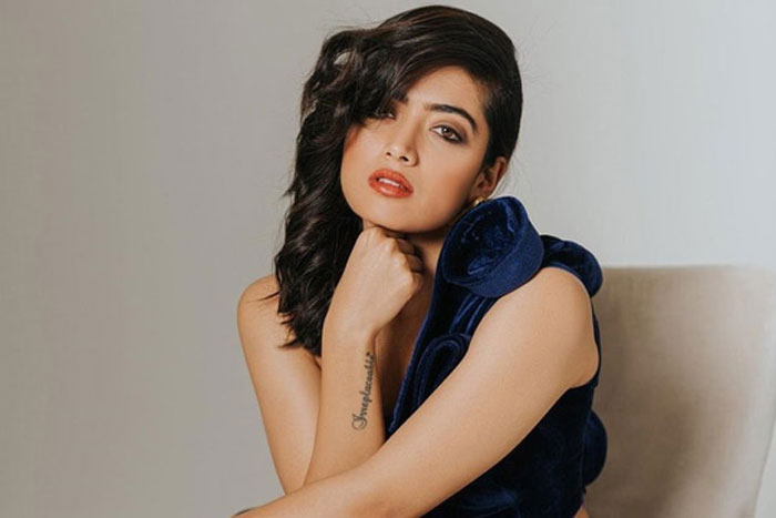 rashmika mandanna,dear comrade,heroes,heroine,rashmika mandanna movies,sarileru neekevvaru,bheeshma  అప్పుడేమో రశ్మిక జపం.. మరి ఇప్పుడు..?