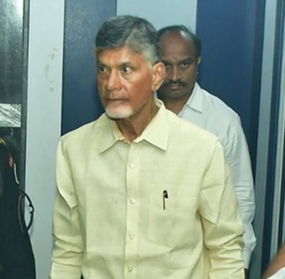 chandrababu naidu  చంద్రబాబు సీఐడీ విచారణలో హైడ్రామా..