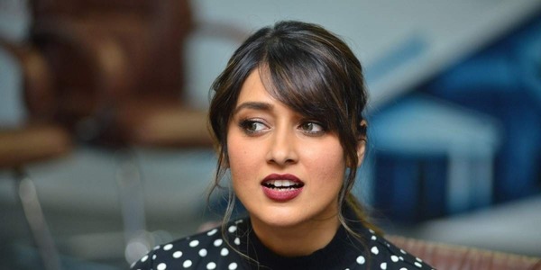 nithin,ileana,andhadhun,shilpashetty  ఇలియానా ఇంకా ఆశలు పెట్టుకుందా..?