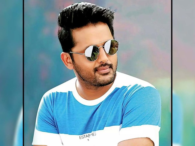 nithin,nayanathara,merlapaka gandhi,andhadhun  నితిన్ రిస్క్ చేస్తున్నాడేమో..?