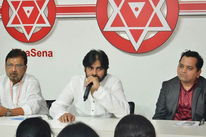 pawan kalyan,dev,janasena party,election strategist  పవన్‌ 'దేవ్‌' రహస్యం..! 