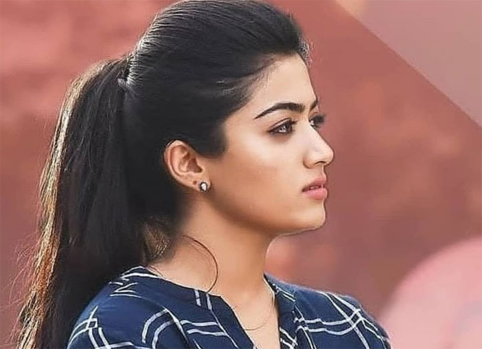 rashmika mandanna,heroine,tollywood,sarileru neekevvaru,it shock  రష్మిక ఇంటిపై ఈ టైమ్‌లో ఐటీ దాడులేంటి?