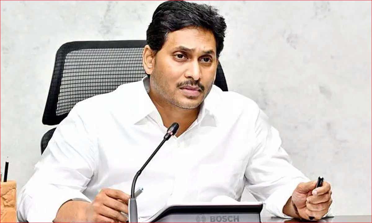 ys jagan  తప్పు చేసిన వాళ్లను వెనకేసుకొస్తున్న జగన్ 