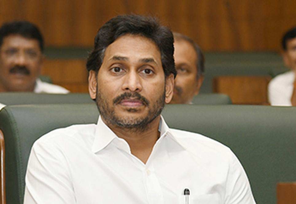 jagan  జగన్ కి సొంత మీడియా నుంచే సెగ