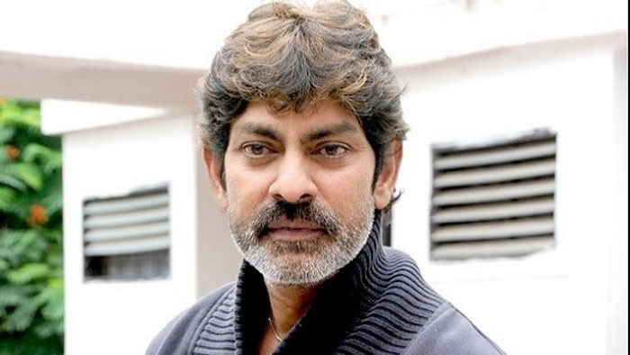 jagapathi babu,kamma caste,vijayawada  మీరెంత చెప్పినా మారరు జగ్గుభాయ్ ! 