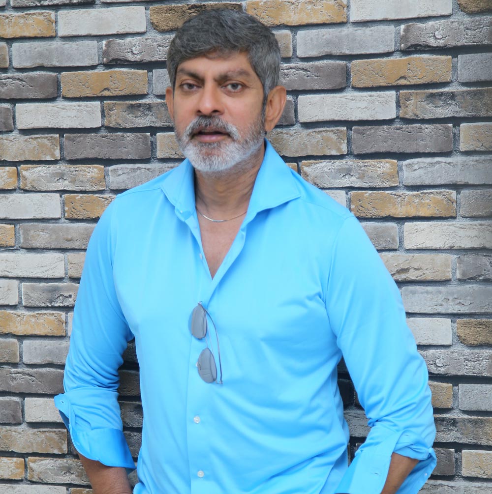 jagapathi babu,rama banam  బాలీవుడ్ ఆఫర్స్ వస్తున్నాయి: జగపతి బాబు 