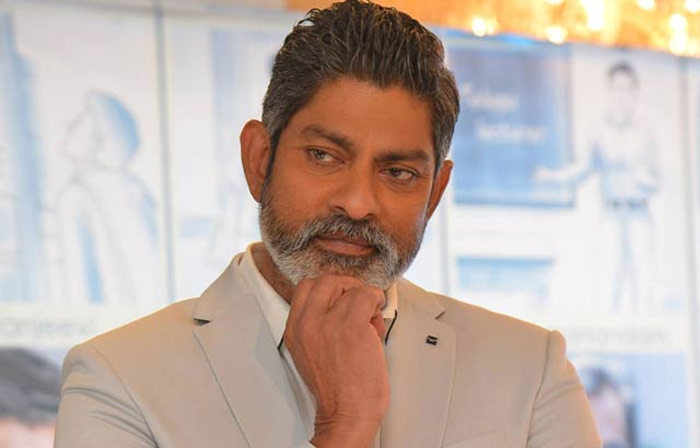 jagapathi babu,money importance,actor  జగ్గూభాయ్ అంతరంగం ఇంత గొప్పదా! 