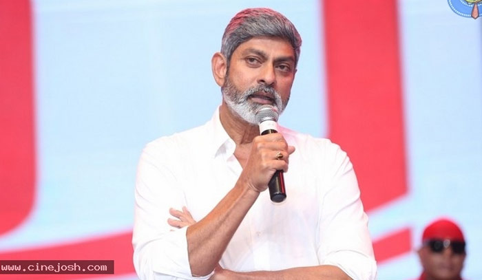 jagapathi babu,ntr,aravinda sametha,greatness  బసిరెడ్డికి యంగ్‌టైగరే ధైర్యం చెప్పాడట..!