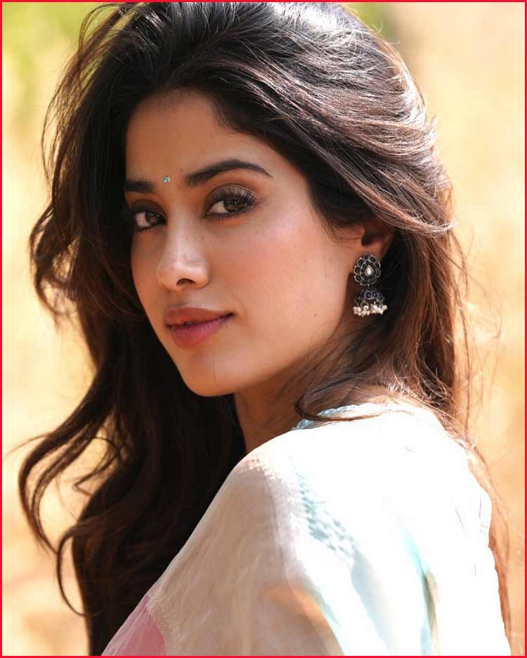 janhvi kapoor  పదహారణాల తెలుగమ్మాయి జాన్వీ కపూర్