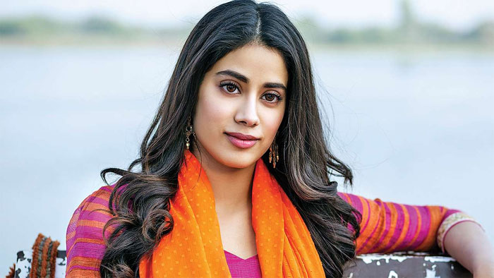 jhanvi kapoor,demands,4 crores,south entry  సౌత్‌ ఎంట్రీకి జాన్వీకపూర్ ఎంత అడిగిందంటే..?