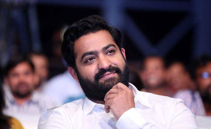 jr ntr,star maa channel,big boss show,ntr host in big boss,chiranjeevi,nagarjuna  ఎన్టీఆర్ కి ఏకంగా 8 కోట్లు ఇచ్చేస్తున్నారు..!