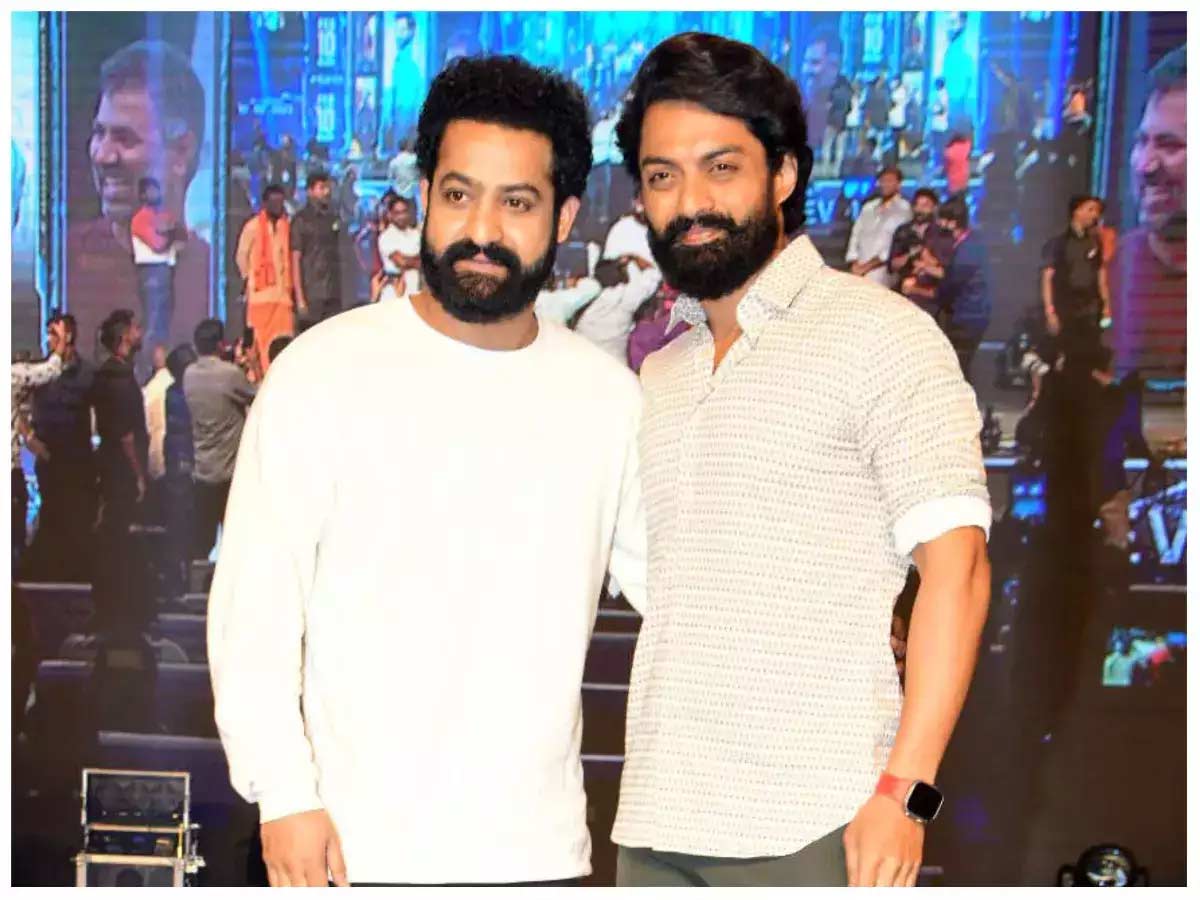 ntr,devil event  డెవిల్ కి దూరంగా తారక్ 