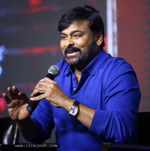 chiranjeevi,,humiliated,delhi,hindi movie industry,tollywood,bollywood,kapoor family,mega family  హిందీలో కపూర్ ఫ్యామిలీ-ఇక్కడ మెగా ఫ్యామిలీ 