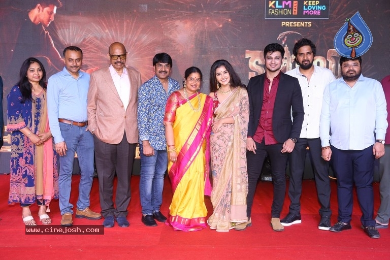 nikhil,karthikeya 2 movie,karthikeya 2 movie 100cr celebrations  వందకోట్ల వసూళ్ల సంబరంలో కార్తికేయ-2 