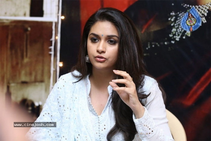 keerthi suresh,mahanati,dubbing,mohan babu  ఇది కదా అచ్చమైన తెలుగు: కీర్తి సురేష్! 