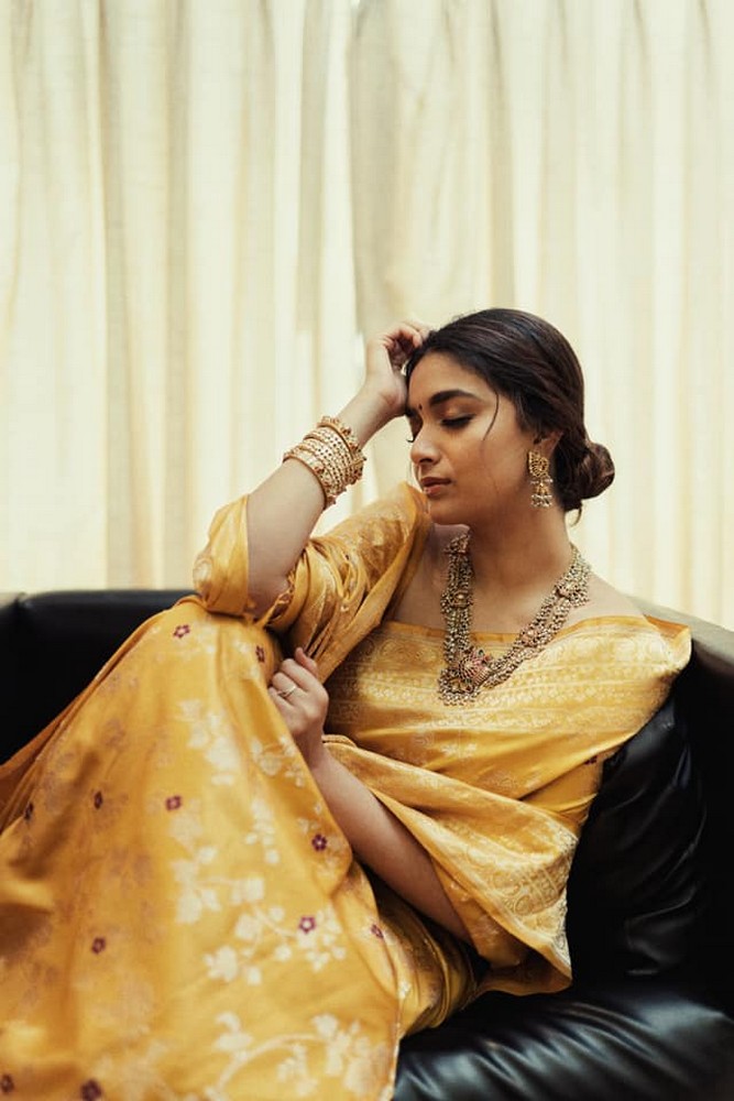 keerthy suresh,keerthy suresh saree look,keerthy suresh vintage look